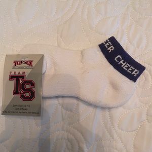 Top Socks Purple Girls Cheer Socks - Sock Size 7-9 NWT